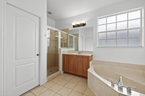 Townhouse in Naples, Florida 4 bedrooms, 160.54 sq.m. № 2179926 - photo 14