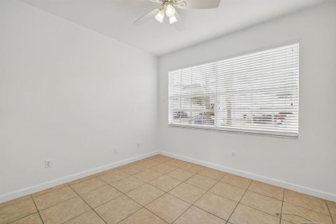 Townhouse in Naples, Florida 4 bedrooms, 160.54 sq.m. № 2179926 - photo 23