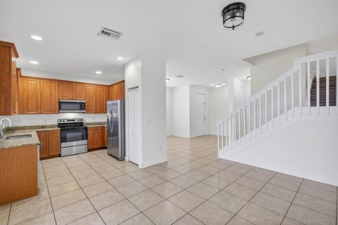 Townhouse in Naples, Florida 4 bedrooms, 160.54 sq.m. № 2179926 - photo 8