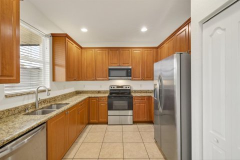 Townhouse in Naples, Florida 4 bedrooms, 160.54 sq.m. № 2179926 - photo 5