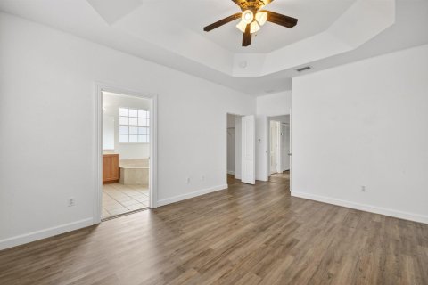 Townhouse in Naples, Florida 4 bedrooms, 160.54 sq.m. № 2179926 - photo 13