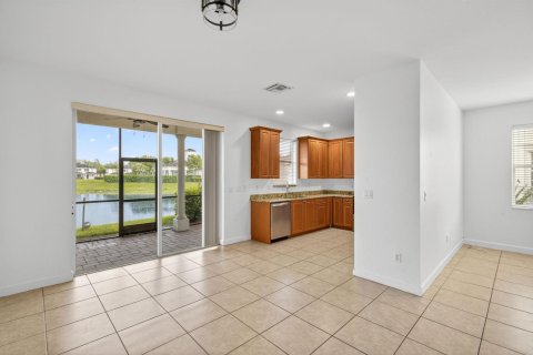 Townhouse in Naples, Florida 4 bedrooms, 160.54 sq.m. № 2179926 - photo 9