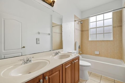 Townhouse in Naples, Florida 4 bedrooms, 160.54 sq.m. № 2179926 - photo 19