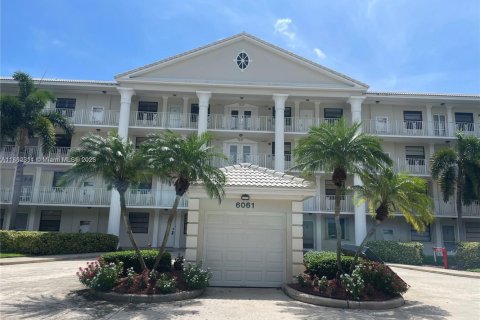 Condo in Boca Raton, Florida, 2 bedrooms  № 1890814 - photo 1