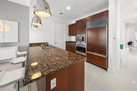 Condo in Sunny Isles Beach, Florida, 3 bedrooms  № 1781668 - photo 13