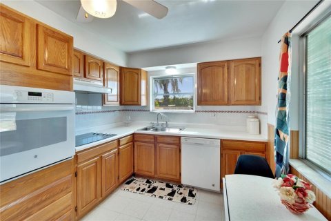 Casa en venta en Sun City Center, Florida, 2 dormitorios, 124.77 m2 № 1563644 - foto 13