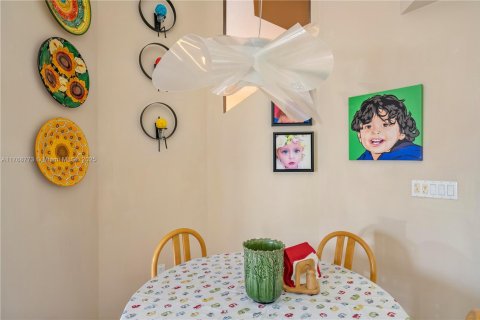 Townhouse in Aventura, Florida 5 bedrooms, 334.45 sq.m. № 1958636 - photo 27