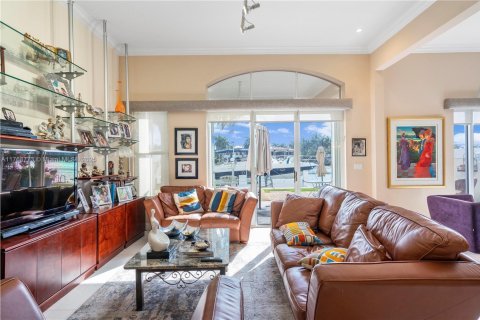 Townhouse in Aventura, Florida 5 bedrooms, 334.45 sq.m. № 1958636 - photo 29