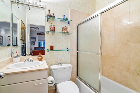 Townhouse in Aventura, Florida 5 bedrooms, 334.45 sq.m. № 1958636 - photo 23