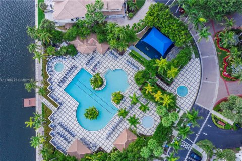 Townhouse in Aventura, Florida 5 bedrooms, 334.45 sq.m. № 1958636 - photo 5