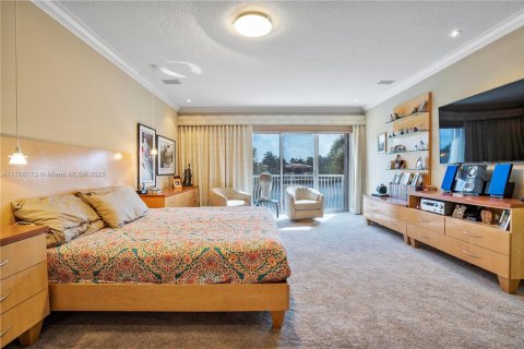 Townhouse in Aventura, Florida 5 bedrooms, 334.45 sq.m. № 1958636 - photo 17