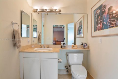 Townhouse in Aventura, Florida 5 bedrooms, 334.45 sq.m. № 1958636 - photo 19