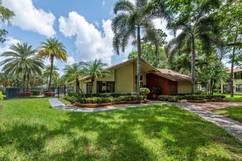 Condominio en alquiler en Wellington, Florida, 3 dormitorios, 120.77 m2 № 1230270 - foto 1