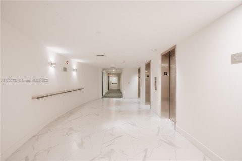 Copropriété à vendre à Miami Beach, Floride: 61.59 m2 № 1861617 - photo 14