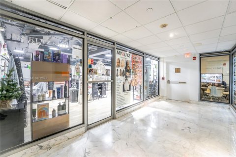 Copropriété à vendre à Miami Beach, Floride: 61.59 m2 № 1861617 - photo 19