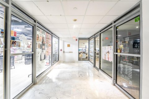 Copropriété à vendre à Miami Beach, Floride: 61.59 m2 № 1861617 - photo 18