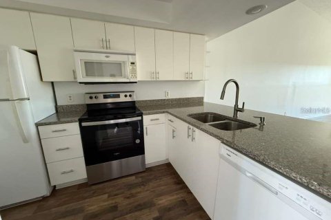 Touwnhouse à louer à Clearwater, Floride: 2 chambres, 86.86 m2 № 2421722 - photo 7
