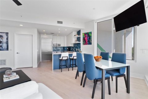Condominio en venta en Saint Petersburg, Florida, 2 dormitorios, 111.2 m2 № 1894361 - foto 6