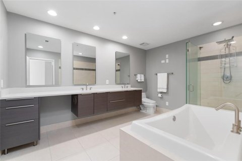 Condominio en venta en Saint Petersburg, Florida, 2 dormitorios, 111.2 m2 № 1894361 - foto 12