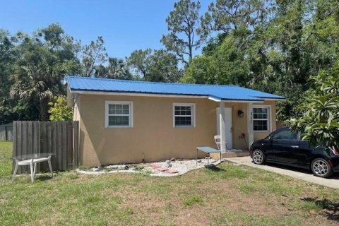 House in Bunnell, Florida 3 bedrooms, 68.38 sq.m. № 1719427 - photo 1