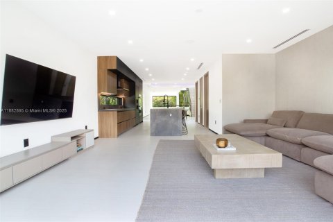 House in Miami, Florida 3 bedrooms, 276.85 sq.m. № 1978125 - photo 27