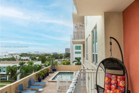 Condominio en venta en Miami, Florida, 1 dormitorio, 72 m2 № 2019769 - foto 10