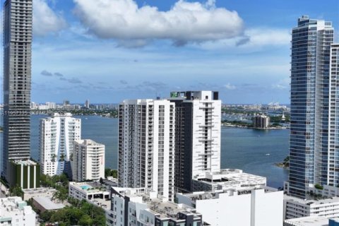 Condominio en Miami, Florida, 1 dormitorio № 2019769