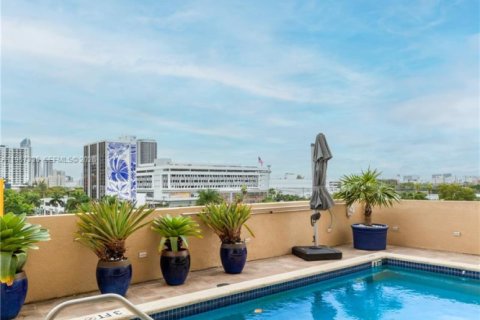 Condominio en venta en Miami, Florida, 1 dormitorio, 72 m2 № 2019769 - foto 15