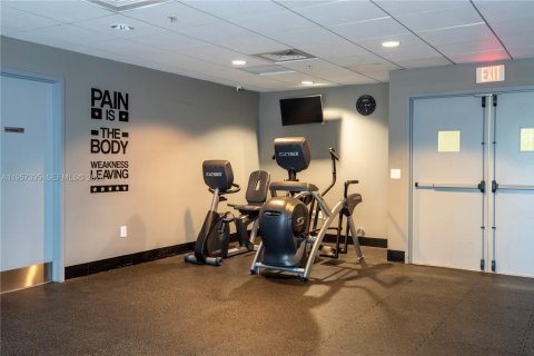 Condominio en venta en Miami, Florida, 1 dormitorio, 72 m2 № 2019769 - foto 14