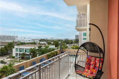 Condominio en venta en Miami, Florida, 1 dormitorio, 72 m2 № 2019769 - foto 11