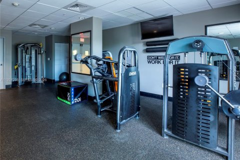 Condominio en venta en Miami, Florida, 1 dormitorio, 72 m2 № 2019769 - foto 13