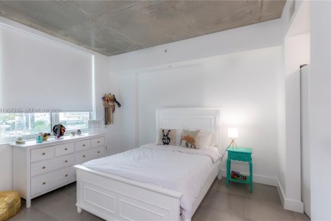 Condominio en venta en Miami, Florida, 1 dormitorio, 72 m2 № 2019769 - foto 7