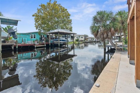 Casa en venta en Homosassa, Florida, 3 dormitorios, 172.8 m2 № 2239035 - foto 10