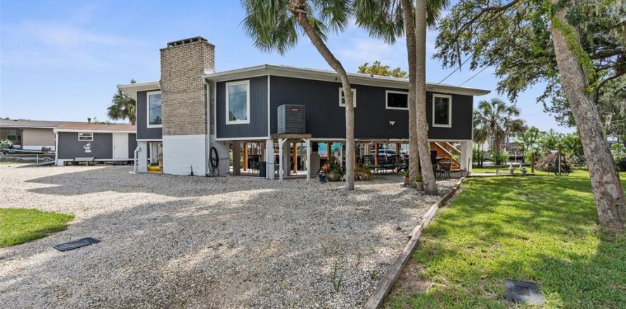 Casa en Homosassa, Florida 3 dormitorios, 172.8 m2 № 2239035