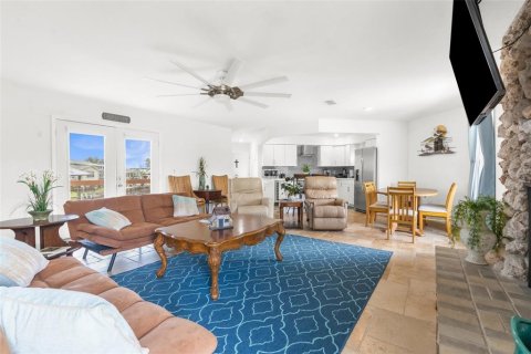 Casa en venta en Homosassa, Florida, 3 dormitorios, 172.8 m2 № 2239035 - foto 15