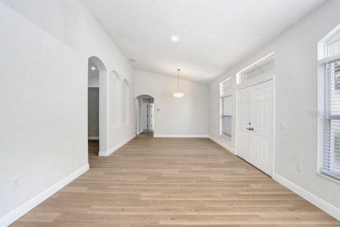 House in Fish Hawk, Florida 4 bedrooms, 230.12 sq.m. № 1873040 - photo 3