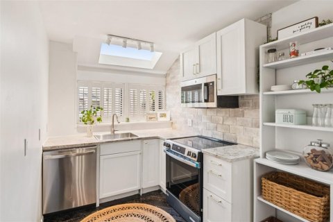 Adosado en venta en Tarpon Springs, Florida, 2 dormitorios, 108.7 m2 № 1899027 - foto 7