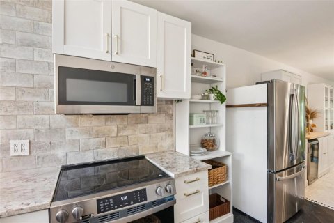 Adosado en venta en Tarpon Springs, Florida, 2 dormitorios, 108.7 m2 № 1899027 - foto 5