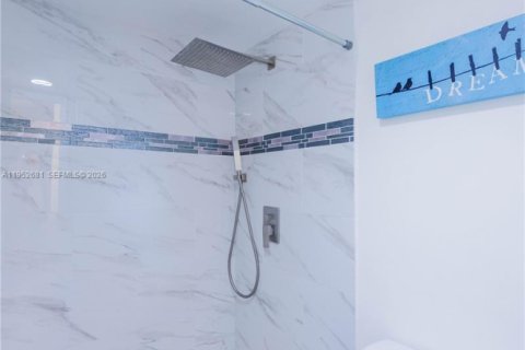 Condominio en venta en Tamarac, Florida, 1 dormitorio, 69.68 m2 № 2008099 - foto 21