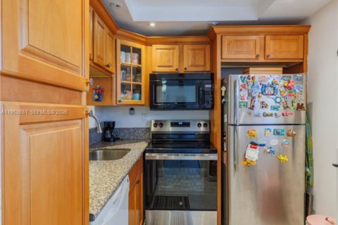 Condominio en venta en Tamarac, Florida, 1 dormitorio, 69.68 m2 № 2008099 - foto 9