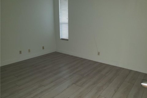 Condo in Margate, Florida, 2 bedrooms  № 2392604 - photo 10