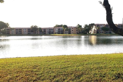Condo in Margate, Florida, 2 bedrooms  № 2392604 - photo 20