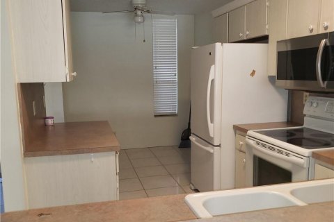 Condo in Margate, Florida, 2 bedrooms  № 2392604 - photo 17