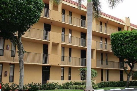 Condo in Margate, Florida, 2 bedrooms  № 2392604 - photo 2