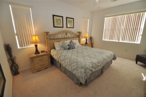 House in Haines City, Florida 5 bedrooms, 339.37 sq.m. № 1817836 - photo 17