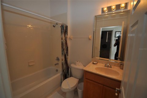 House in Haines City, Florida 5 bedrooms, 339.37 sq.m. № 1817836 - photo 18