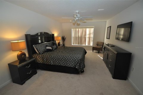 House in Haines City, Florida 5 bedrooms, 339.37 sq.m. № 1817836 - photo 13