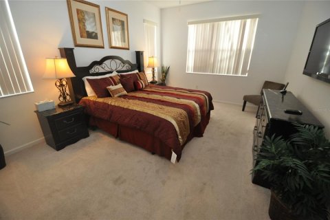 House in Haines City, Florida 5 bedrooms, 339.37 sq.m. № 1817836 - photo 11