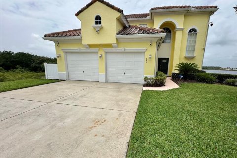 House in Haines City, Florida 5 bedrooms, 339.37 sq.m. № 1817836 - photo 1