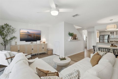 Condo in Tampa, Florida, 2 bedrooms № 2142417 - photo 4